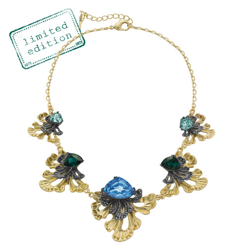 LE ROCOCO STATEMENT COLLAR NECKLACE on a white background