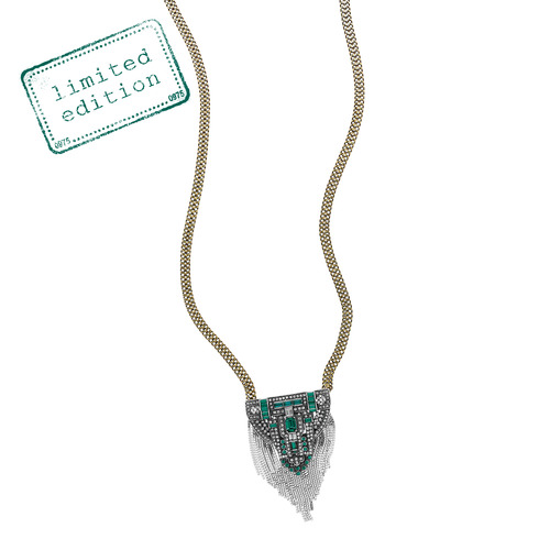 JARDINS DU TROCADERO LONG PENDANT on a white background